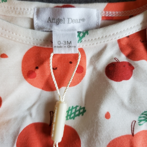 Angel Dear Apple Long Sleeve Onsie Size 0-3mo. NWT - Picture 2 of 8